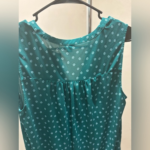 Ann Taylor Teal Sleeveless Blouse with Dot Pattern - Picture 6 of 7